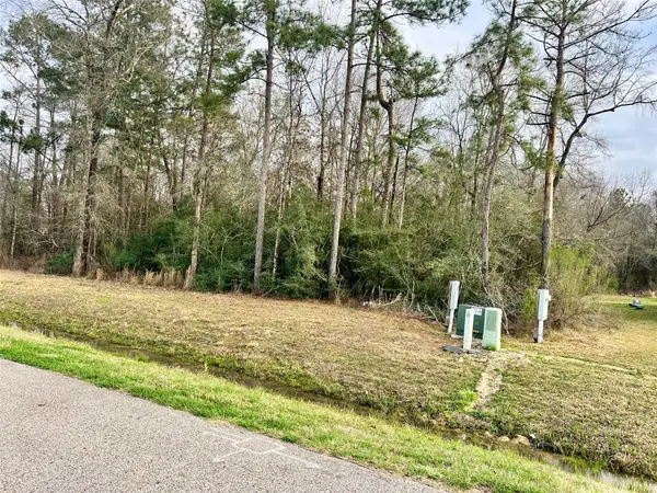 855 Road 6609, Dayton, TX 77535