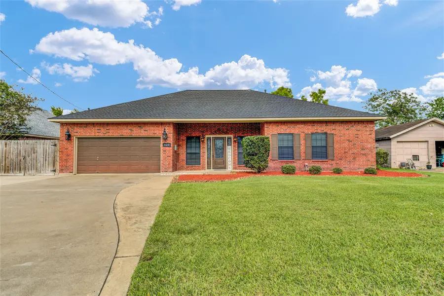 420 Forest Oaks Lane, Lake Jackson, TX 77566 - #2