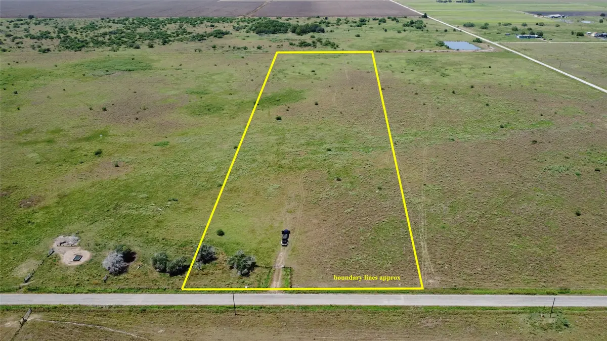 10 ac Hiller/midway, Inez, TX 77968 - #1