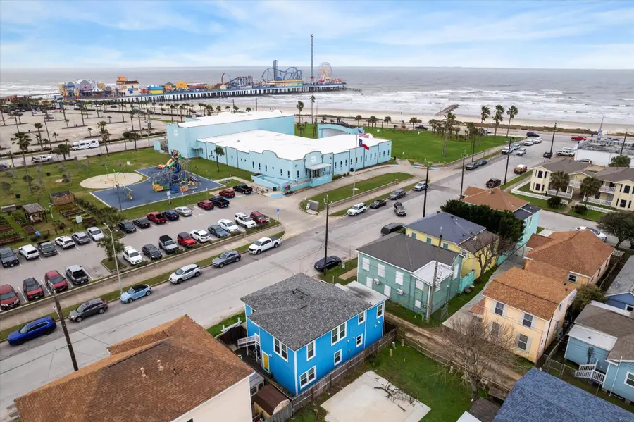2211 28th Street, Galveston, TX 77550 - Image #2