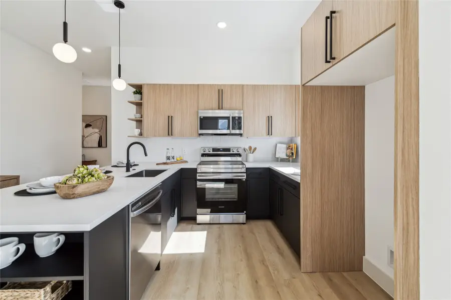 415 Clearwater Street #A/B, Houston, TX 77029 - Image #2