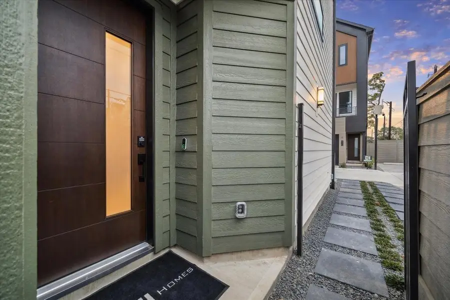 811 Thornton Road #E, Houston, TX 77018 - #2