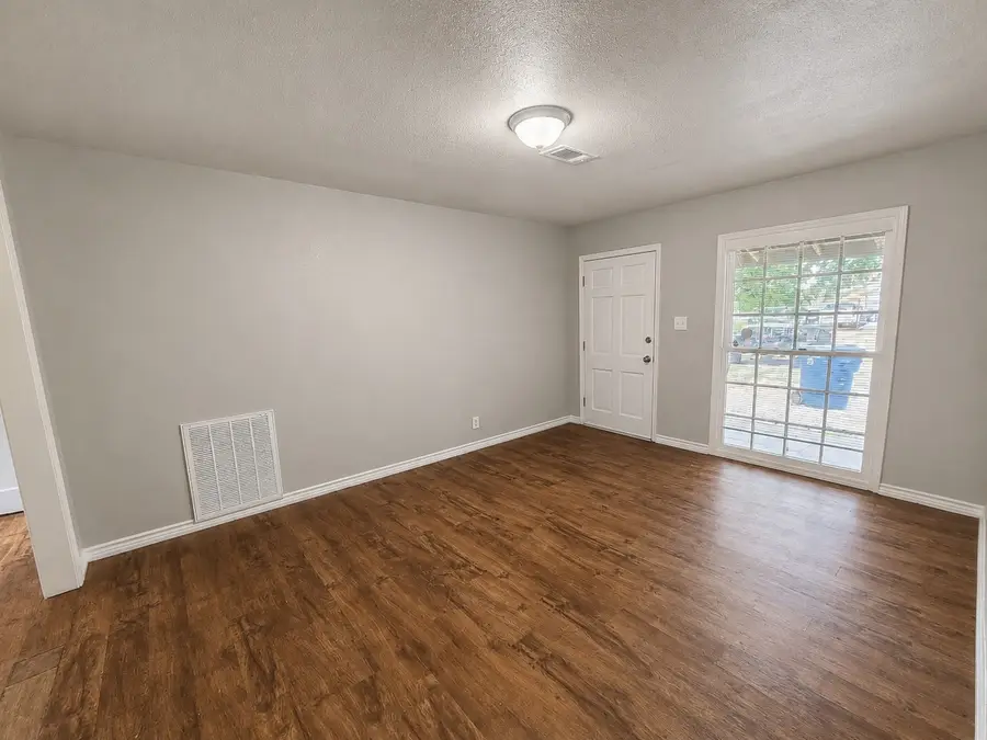 1521 4th Avenue N, Texas City, TX 77590 - #2
