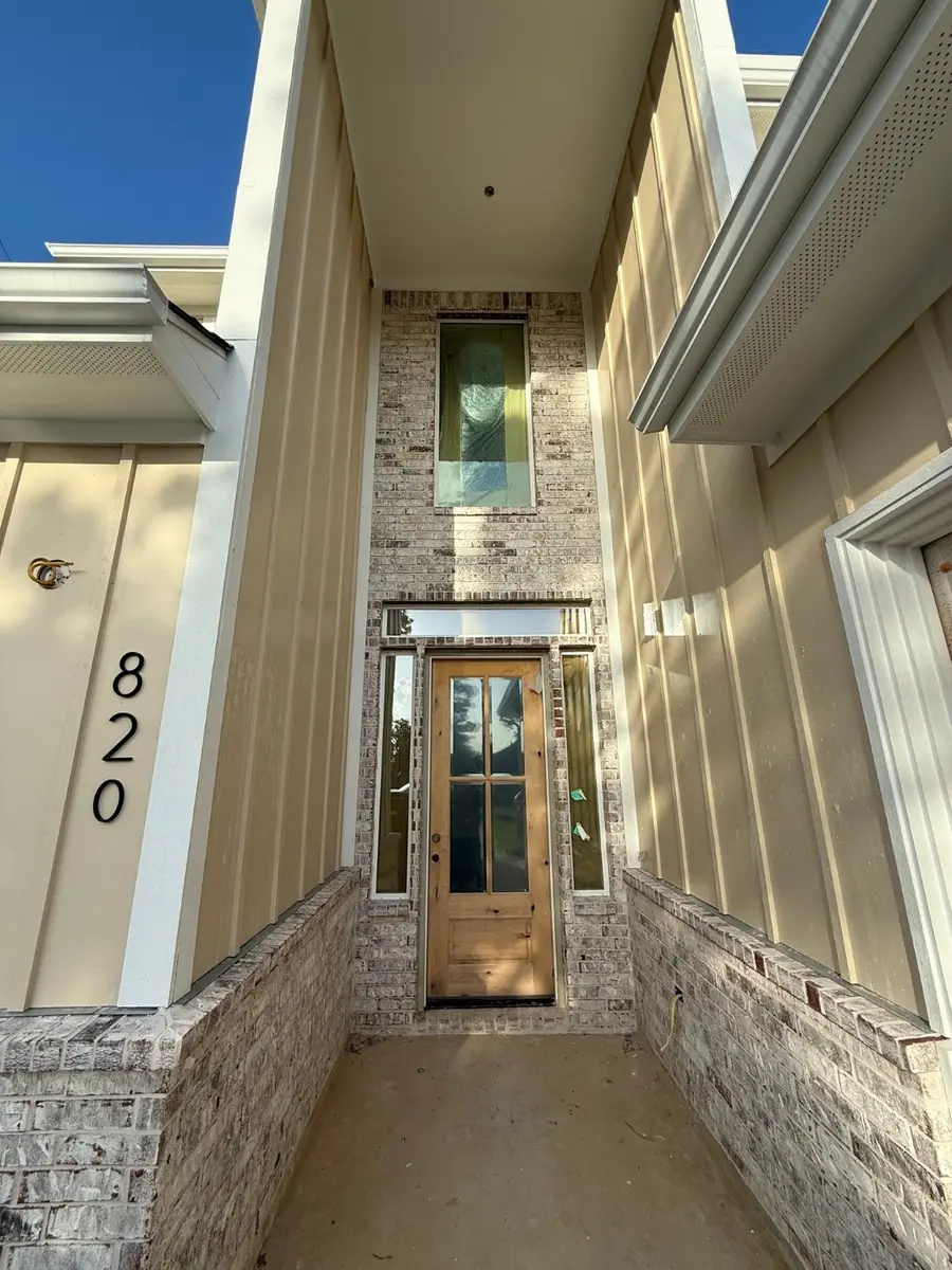 823 Santa Anna Lane, La Porte, TX 77571 - Image #2