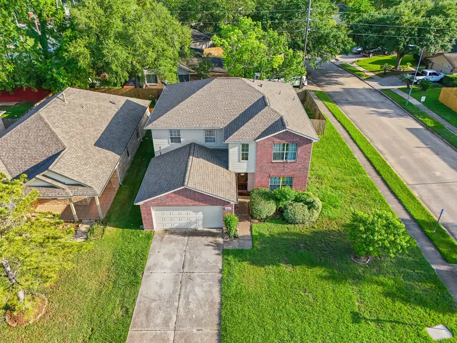16815 Watering Oaks Lane, Houston, TX 77083 - Image #2