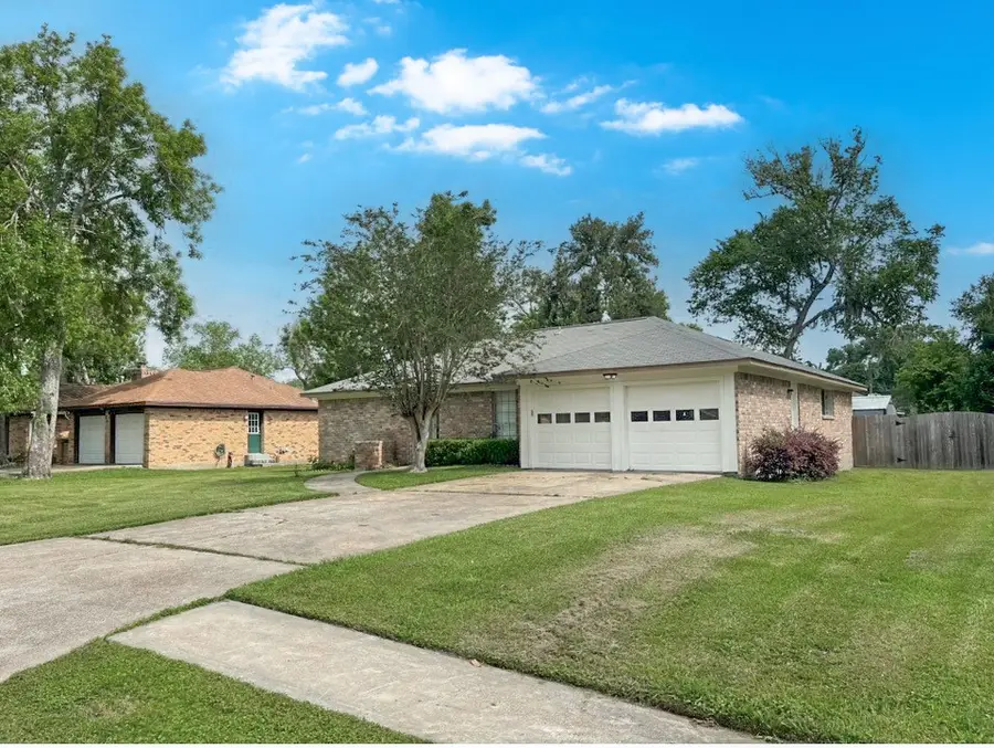 212 Dogwood Street, Lake Jackson, TX 77566 - #3