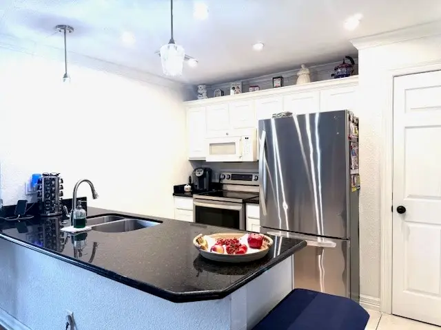 418 Garland Drive #214, Lake Jackson, TX 77566 - Image #2