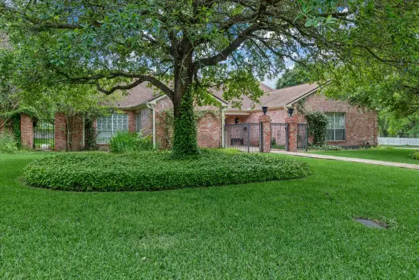 904 Holland Street, Navasota, TX 77868