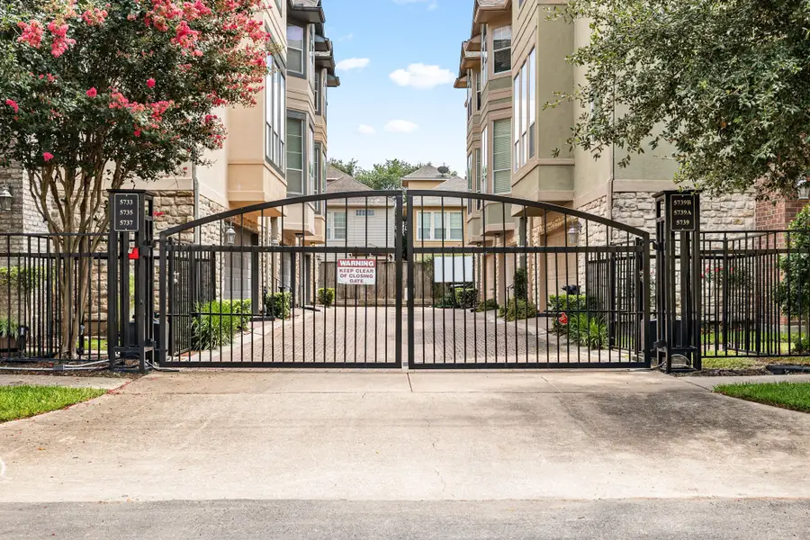 5733 Kansas Street, Houston, TX 77007 - #2