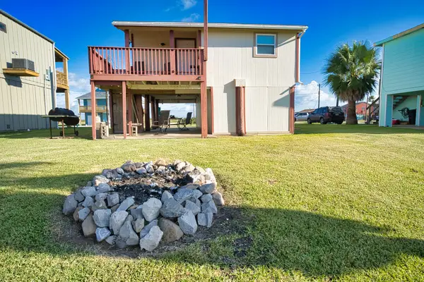 1525 County Road 201, Sargent, TX 77414