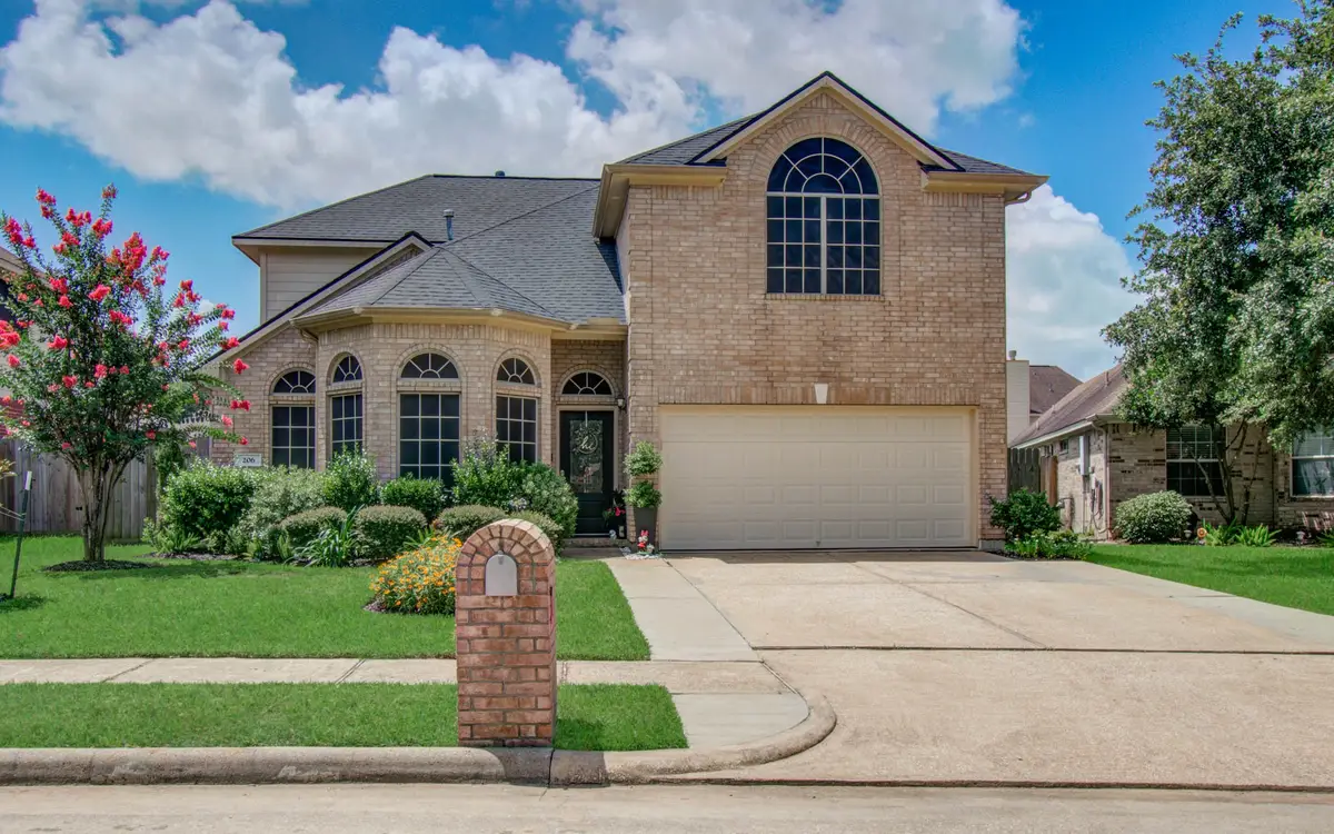206 Boxwood Drive, Baytown, TX 77520 - Image #1
