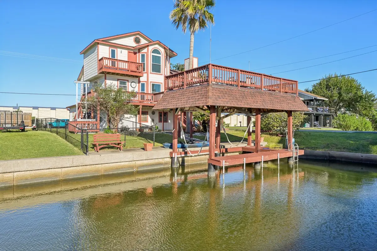 12 N Omega Street, La Marque, TX 77568 - Image #1