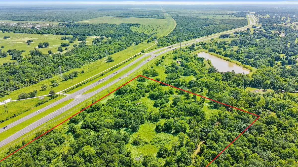 9667 Jimmy Phillips Boulevard, Angleton, TX 77515 - Image #1