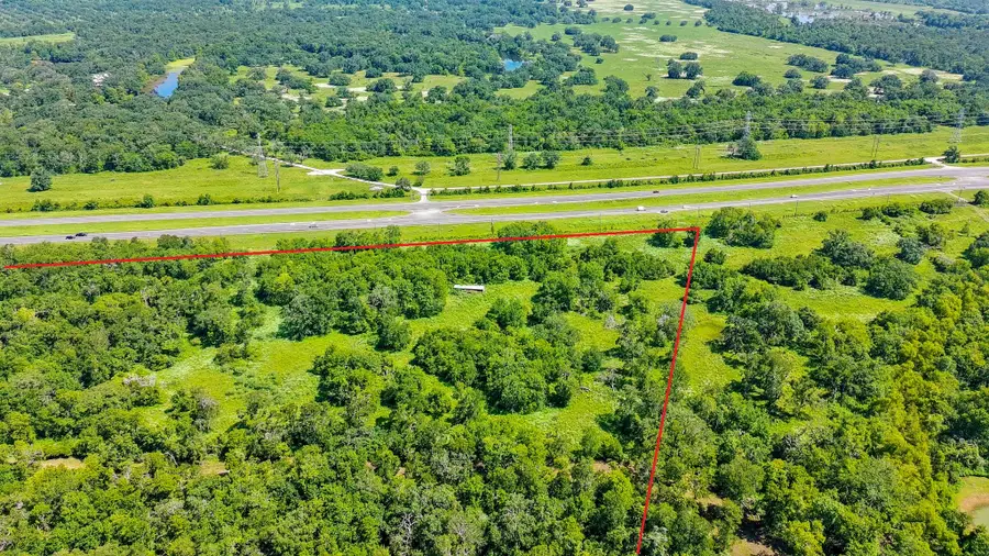 9667 Jimmy Phillips Boulevard, Angleton, TX 77515 - Image #2