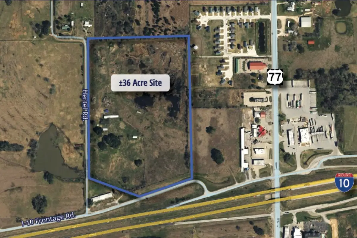 817 Hertel Rd, Schulenburg, TX 78956 - #1