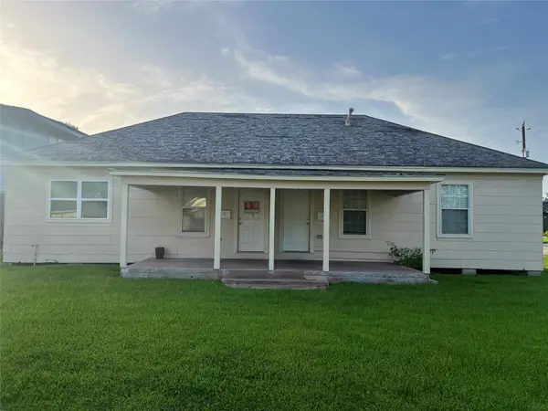 317-319 E B Street, La Porte, TX 77571