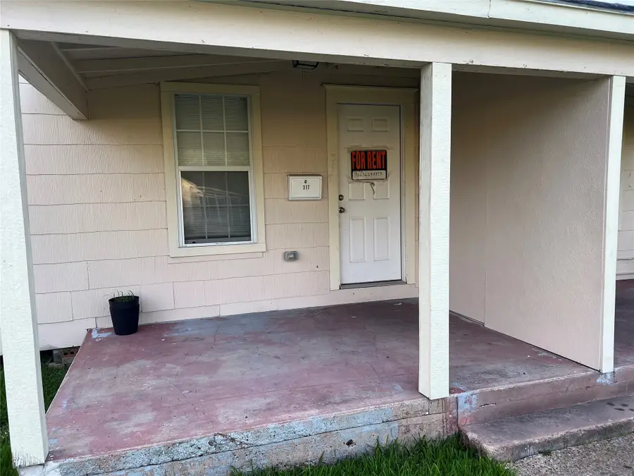 317-319 E B Street, La Porte, TX 77571 - Image #3