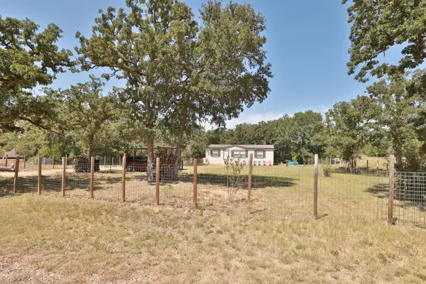 100 Tanglewood Lane, Somerville, TX 77879