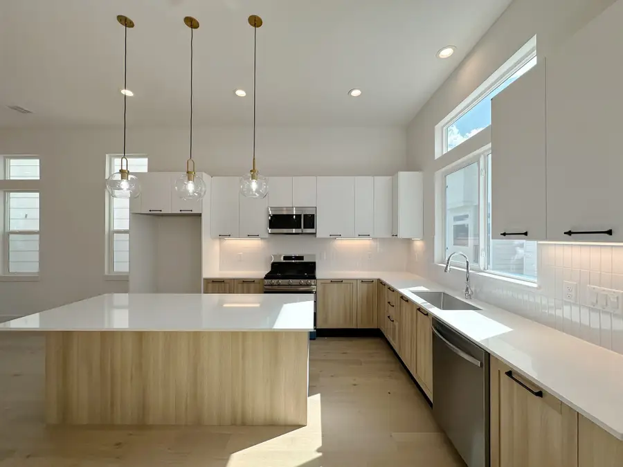 303 Marcella Street #P, Houston, TX 77091 - Image #3