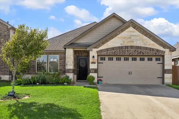 429 Lake Line Drive, Alvin, TX 77511
