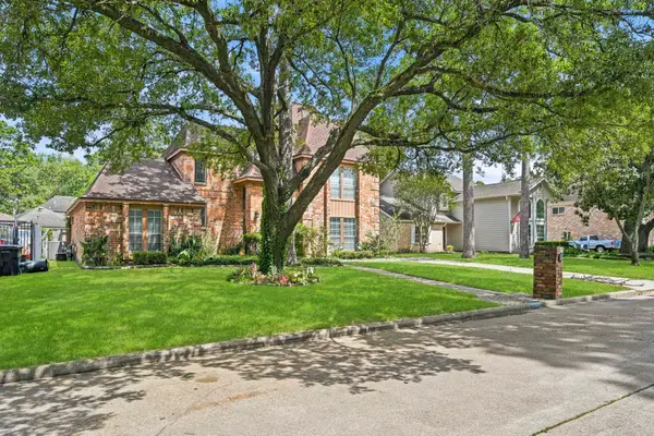 12447 Oak Park Drive, Houston, TX 77070
