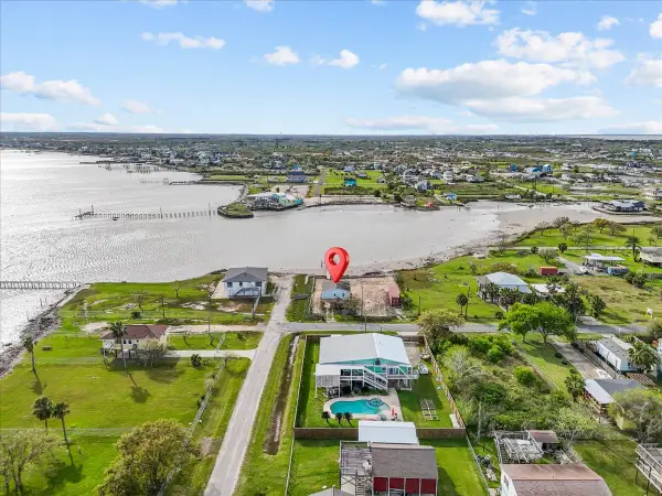 1048 16th Street, Dickinson, TX 77539