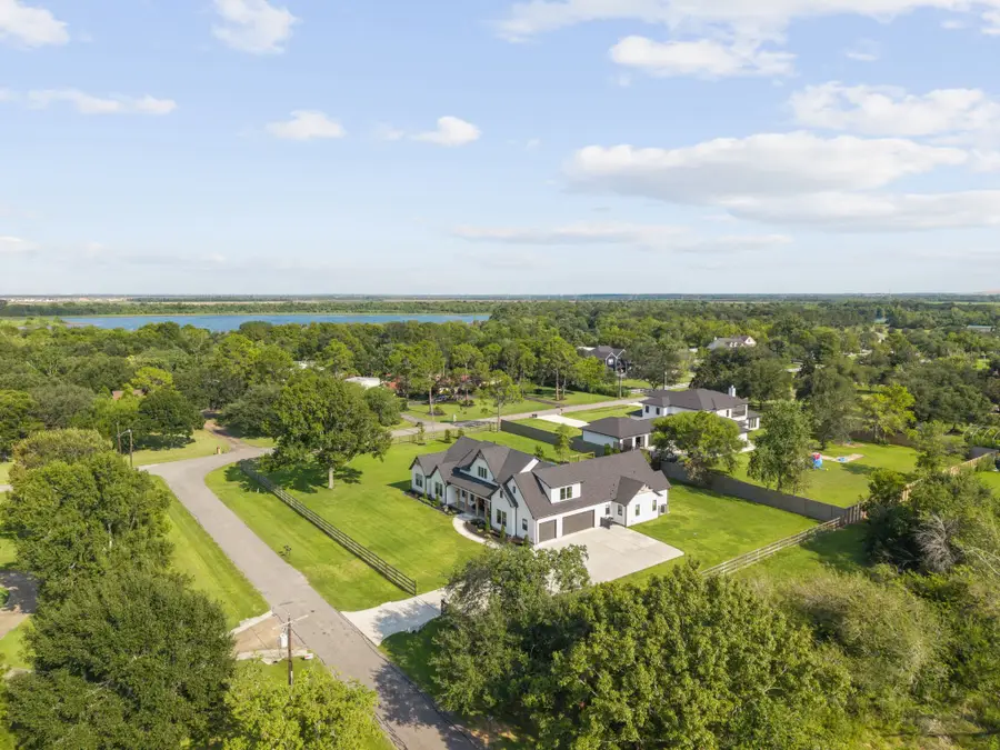 99 El Dorado Drive, Friendswood, TX 77546 - Image #2