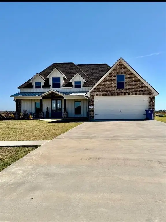2295 Diamond D Drive, Beaumont, TX 77713