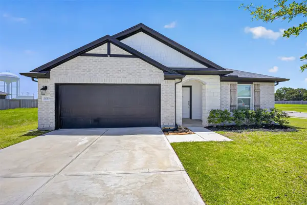 3225 Fig Tree Lane, Texas City, TX 77590