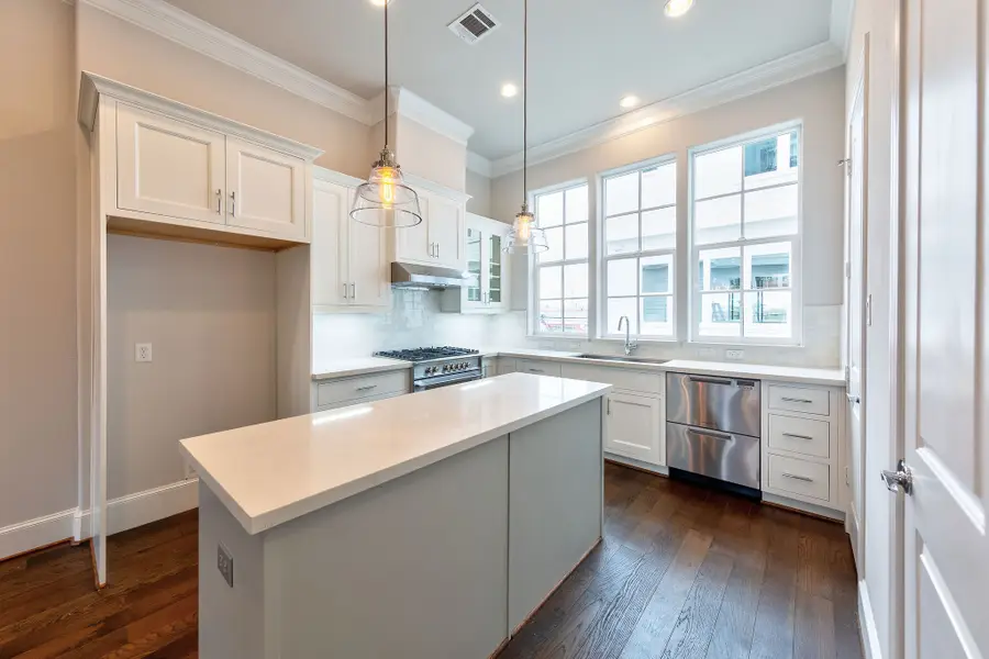 5923 Cottage Grove Lake Drive, Houston, TX 77007 - #2