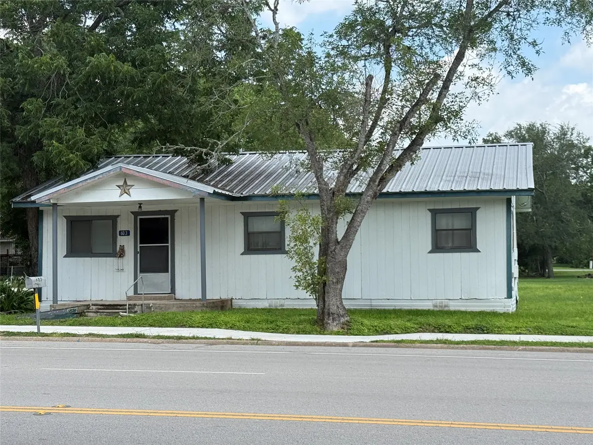 603 E North Main Street, Flatonia, TX 78941 - #1