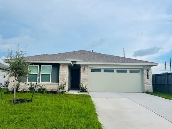 318 Serena Park Ln Lane, Rosharon, TX 77583