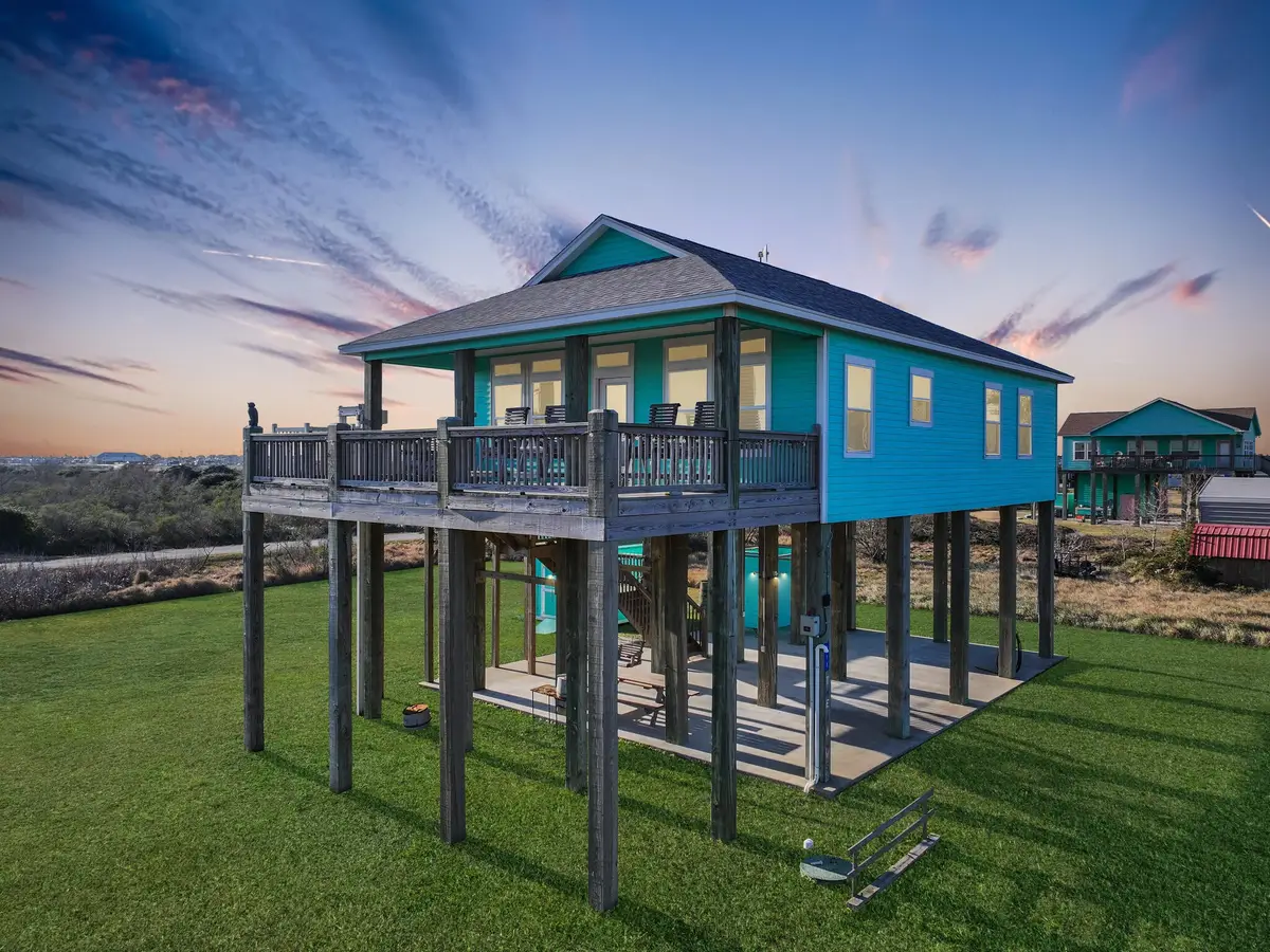 911 S Tinkle Lane, Crystal Beach, TX 77650 - #1