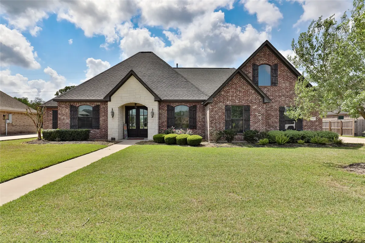 717 Rustic Oaks Drive, Angleton, TX 77515 - #1