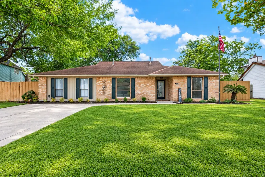 412 Westwood Drive, Friendswood, TX 77546 - #2