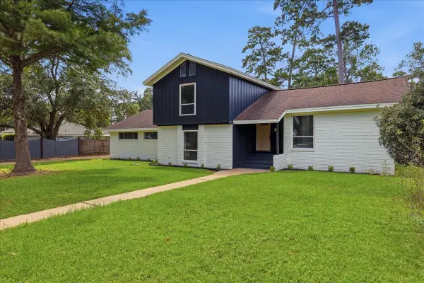 1925 Galway Drive, Vidor, TX 77662