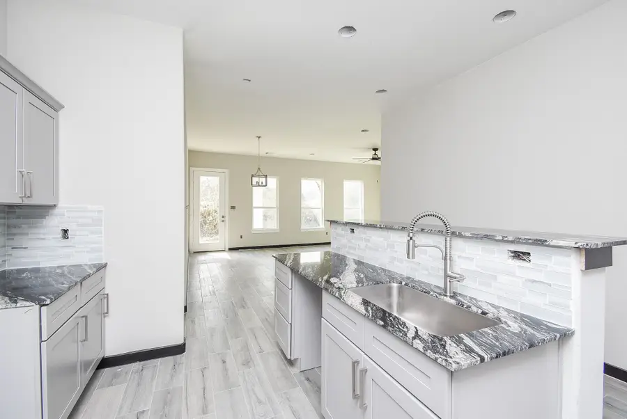 209 Silverleaf Road, Sweeny, TX 77480 - Image #2