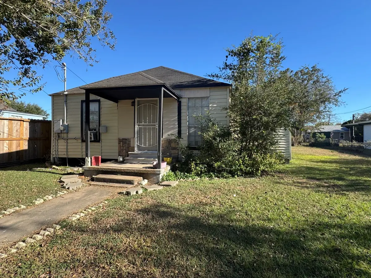 306 First Street, Eagle Lake, TX 77434 - Image #1