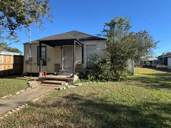 306 First Street, Eagle Lake, TX 77434