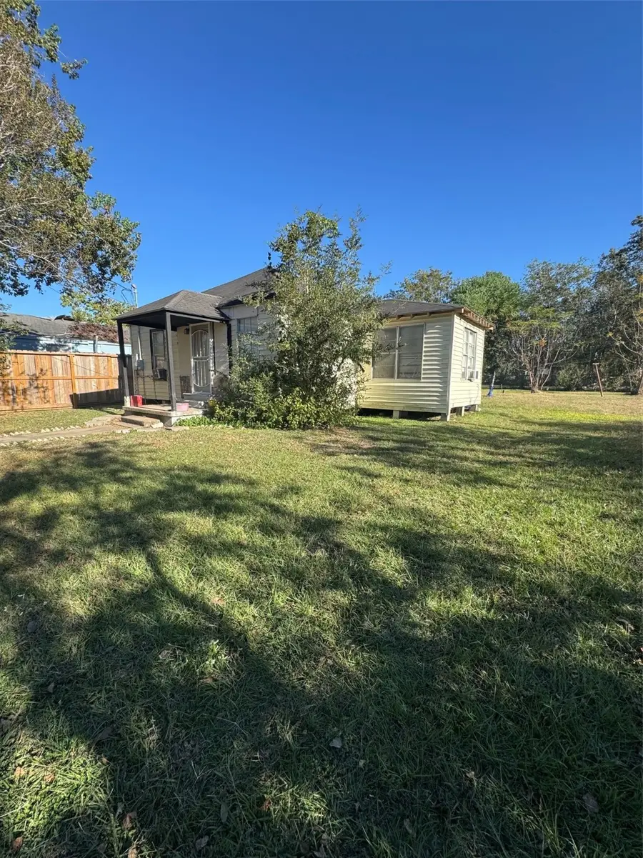 306 First Street, Eagle Lake, TX 77434 - Image #3