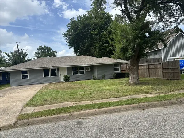 5823 Lyndhurst Drive, Houston, TX 77033