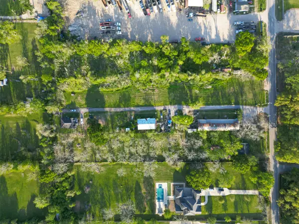 717 Crenshaw Road, Houston, TX 77504