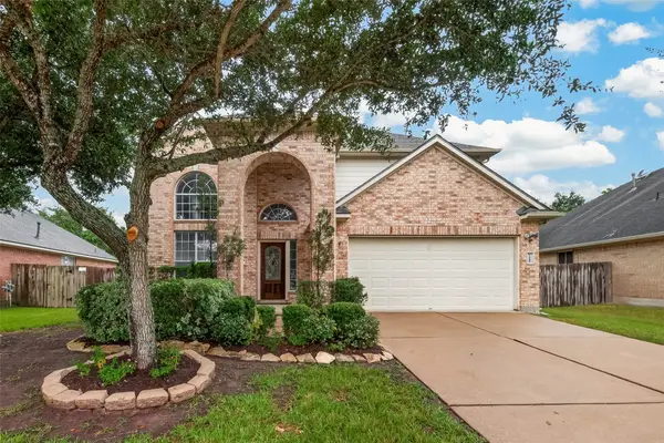 2322 Diamond Springs Drive, Pearland, TX 77584