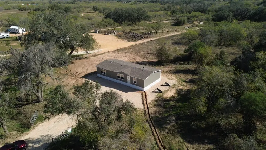 3149 County Road 124, Floresville, TX 78114 - Image #1