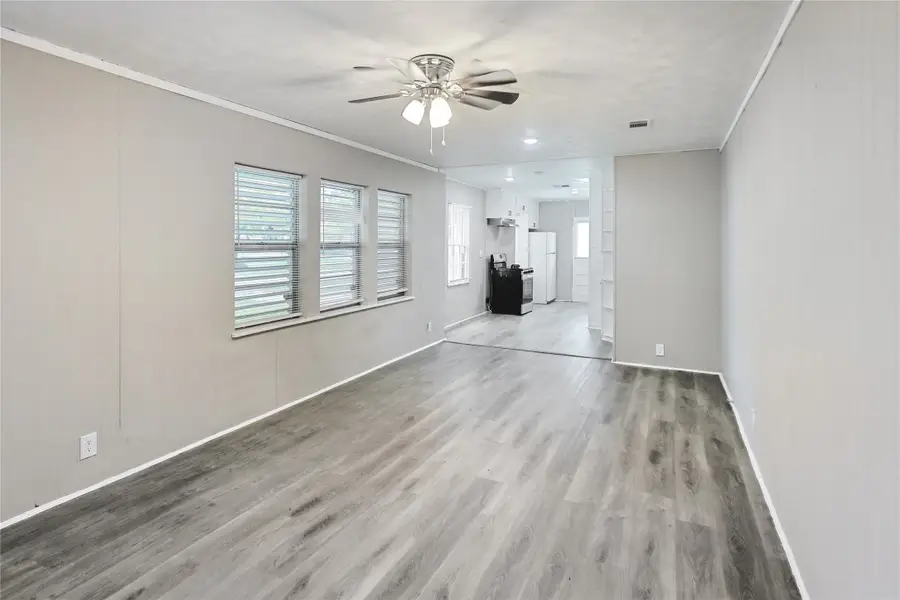 1106 12th 1/2 Street N, Texas City, TX 77590 - Image #2