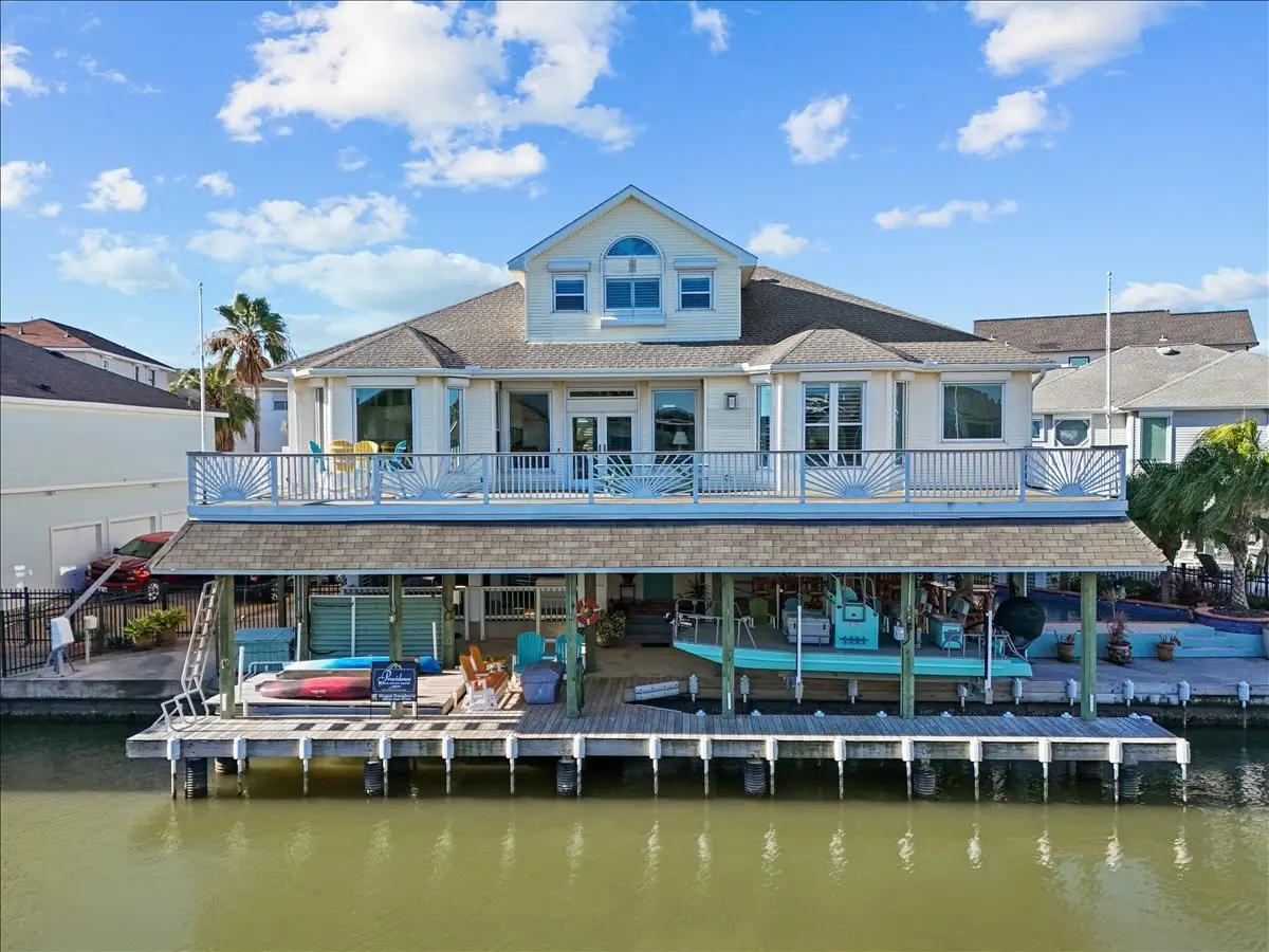 102 Bamaku Bend, Tiki Island, TX 77554 - Image #1