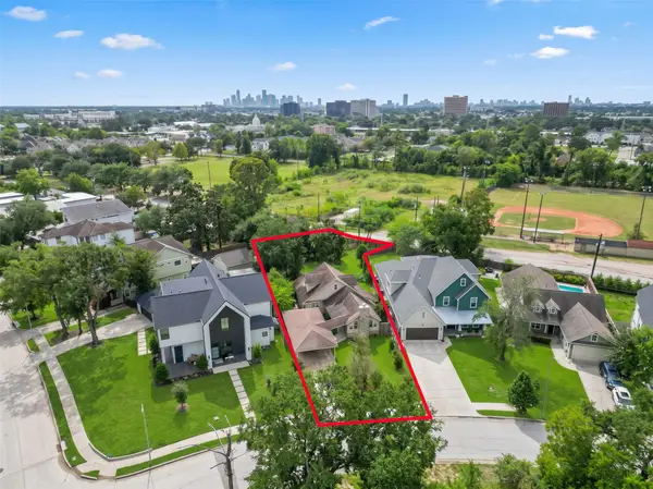 1107 Du Barry Lane, Houston, TX 77018