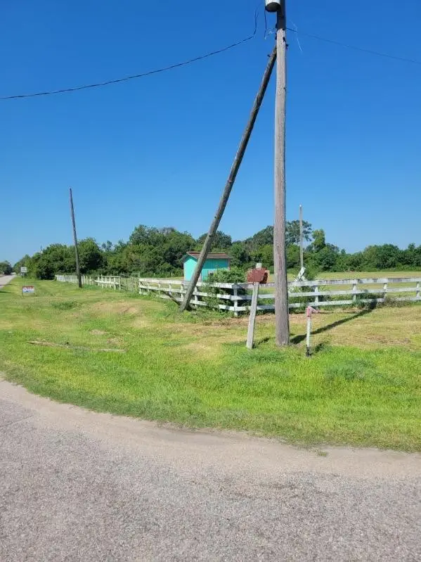 405 Strawberry Street, League City, TX 77573 - Image #2