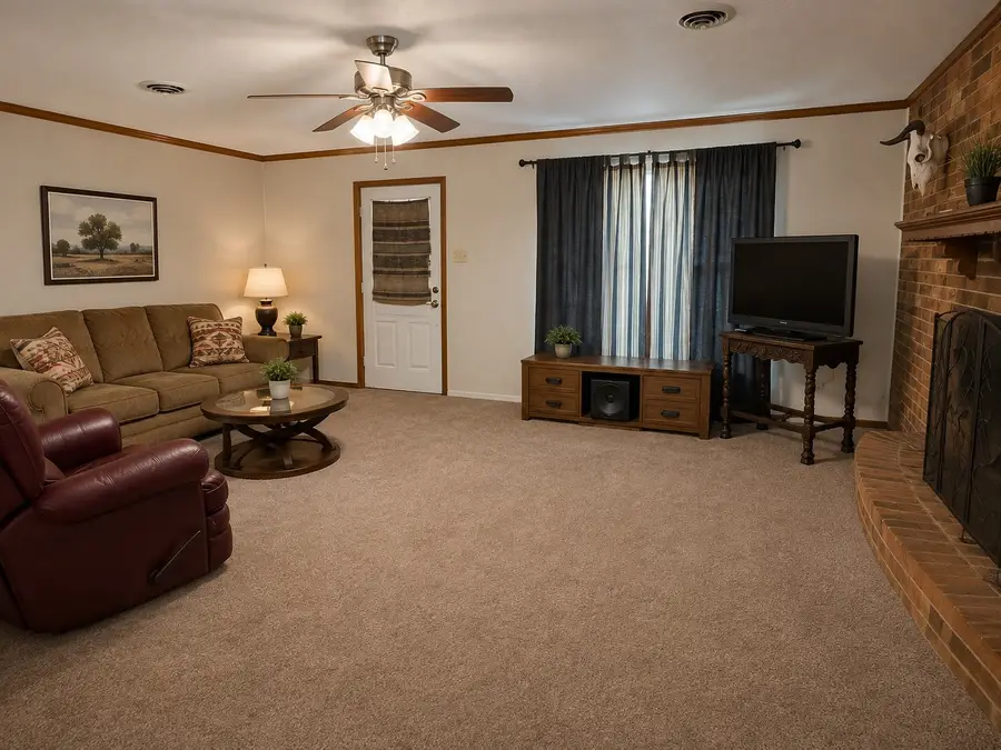 210 Holly Lake W, Livingston, TX 77351 - #3