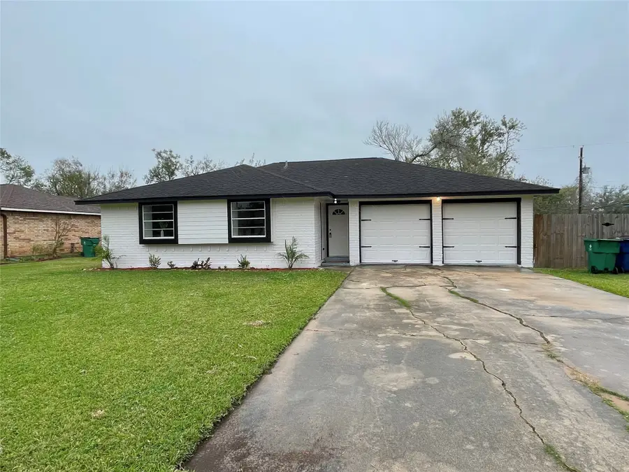 251 Schley Street, Richwood, TX 77531 - Image #2